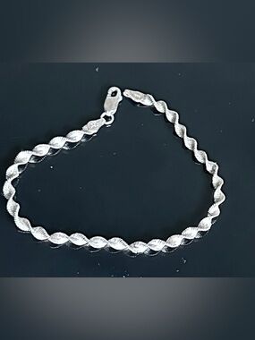 Vintage 925 Italy Diamond Cut Spiral Bracelet 7.5” Textured Silver